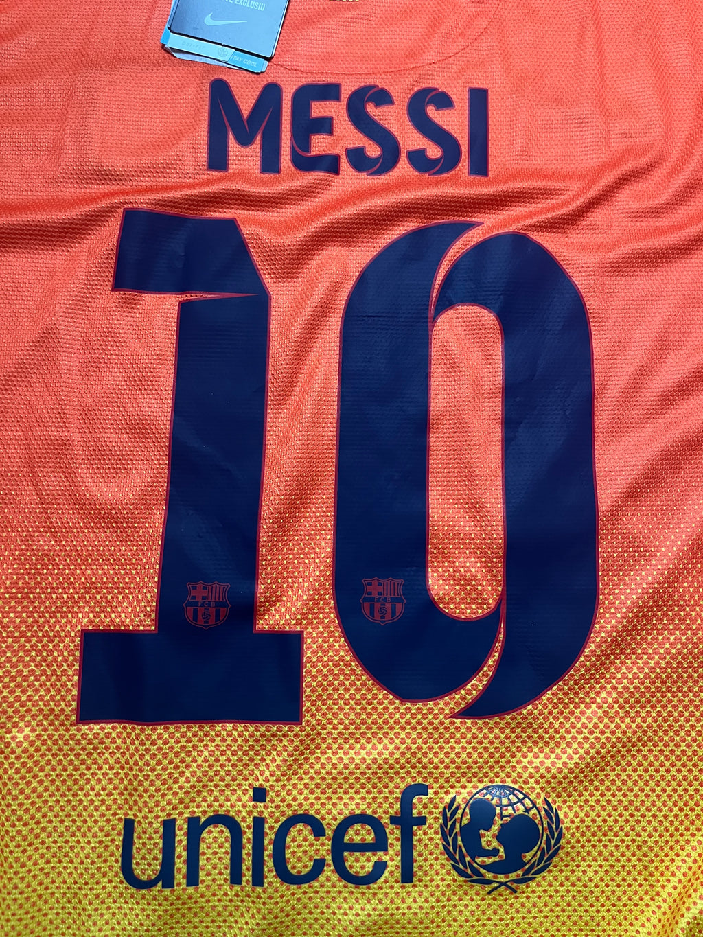 BNWT - Barcelona 12/13 Away Jersey Messi - XL