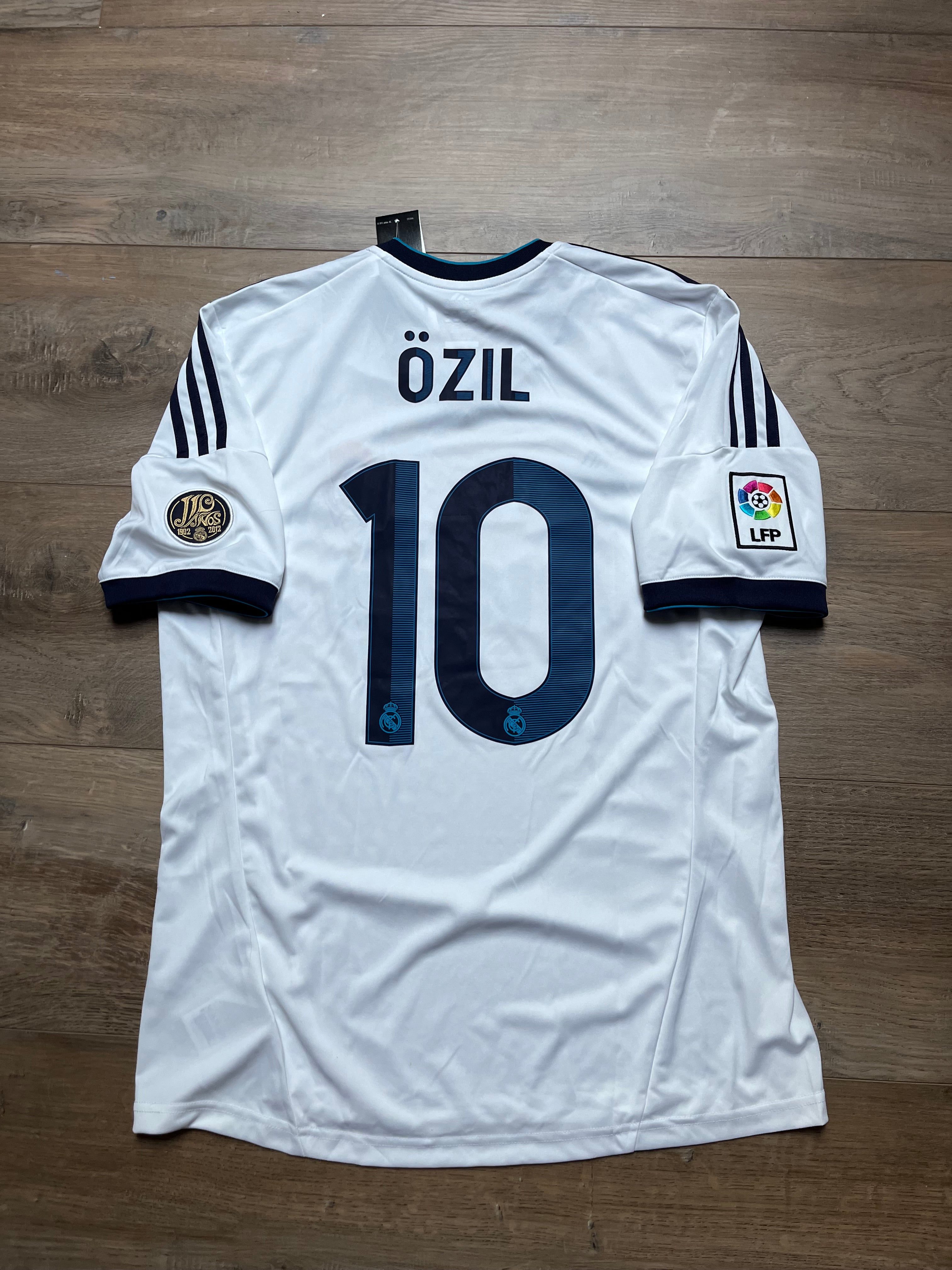 BNWT - Real Madrid 13/14 Home Özil - L