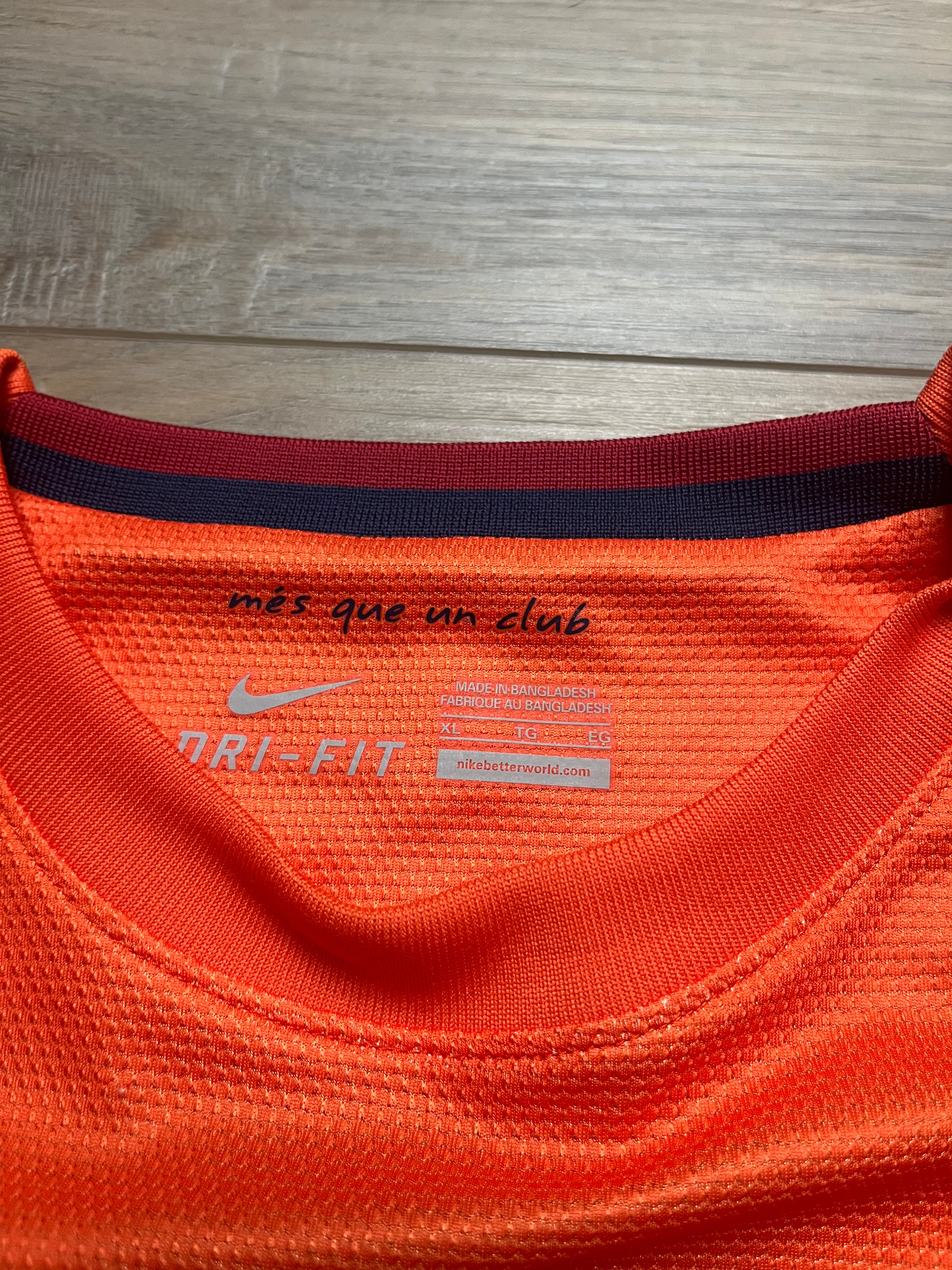 BNWT - Barcelona 12/13 Away Jersey Messi - XL