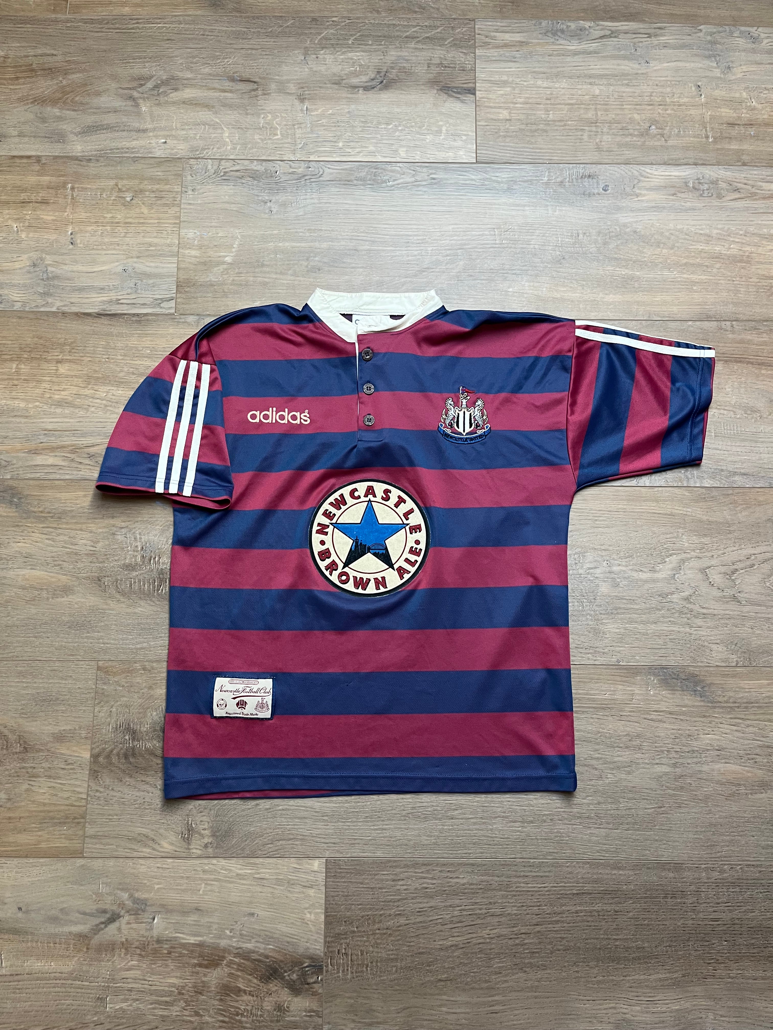 Newcastle 95/96 Away Jersey - M