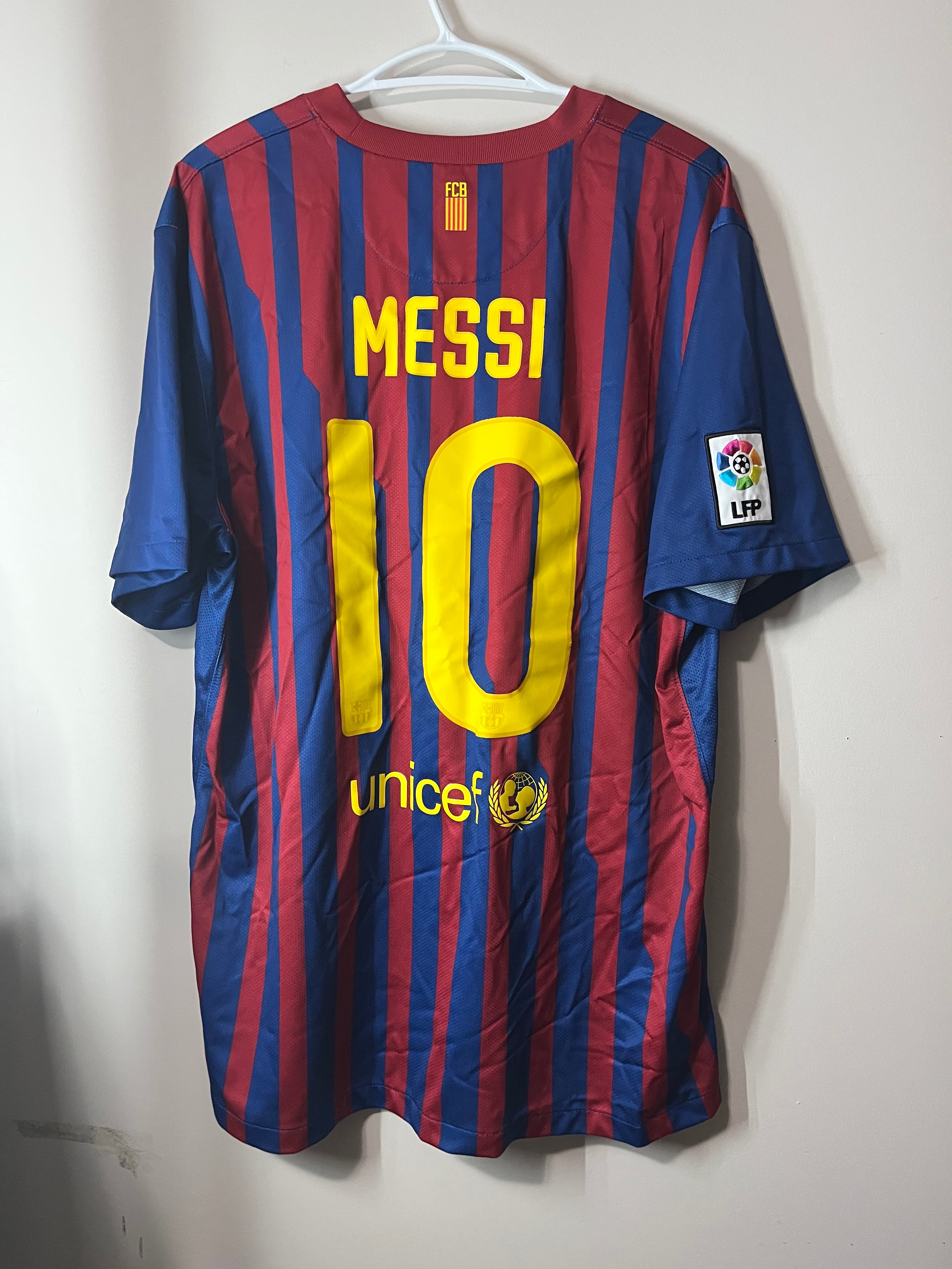 Barcelona 11/12 Home Jersey Messi - XL
