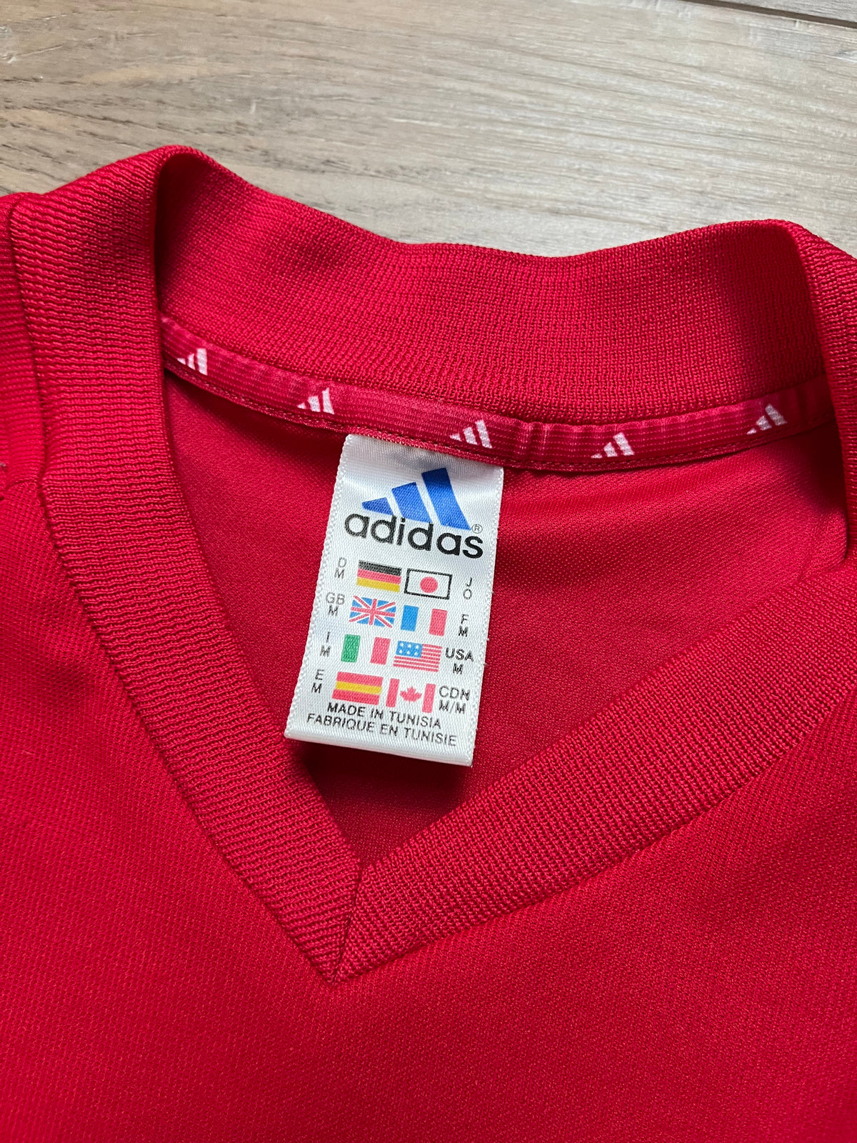 Canada 2002 Home - M