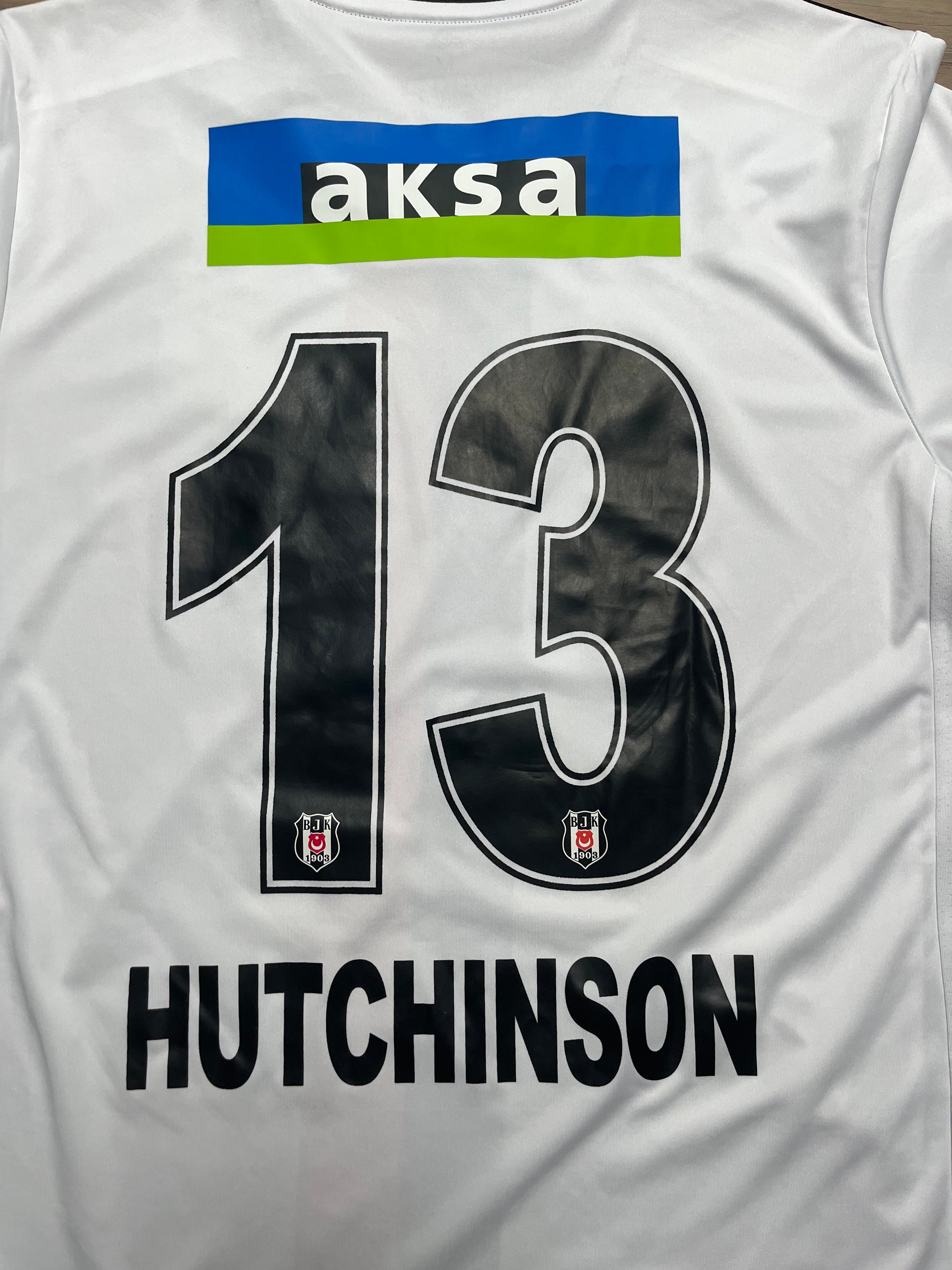 Besiktas 21/22 Home Jersey Hutchinson - M