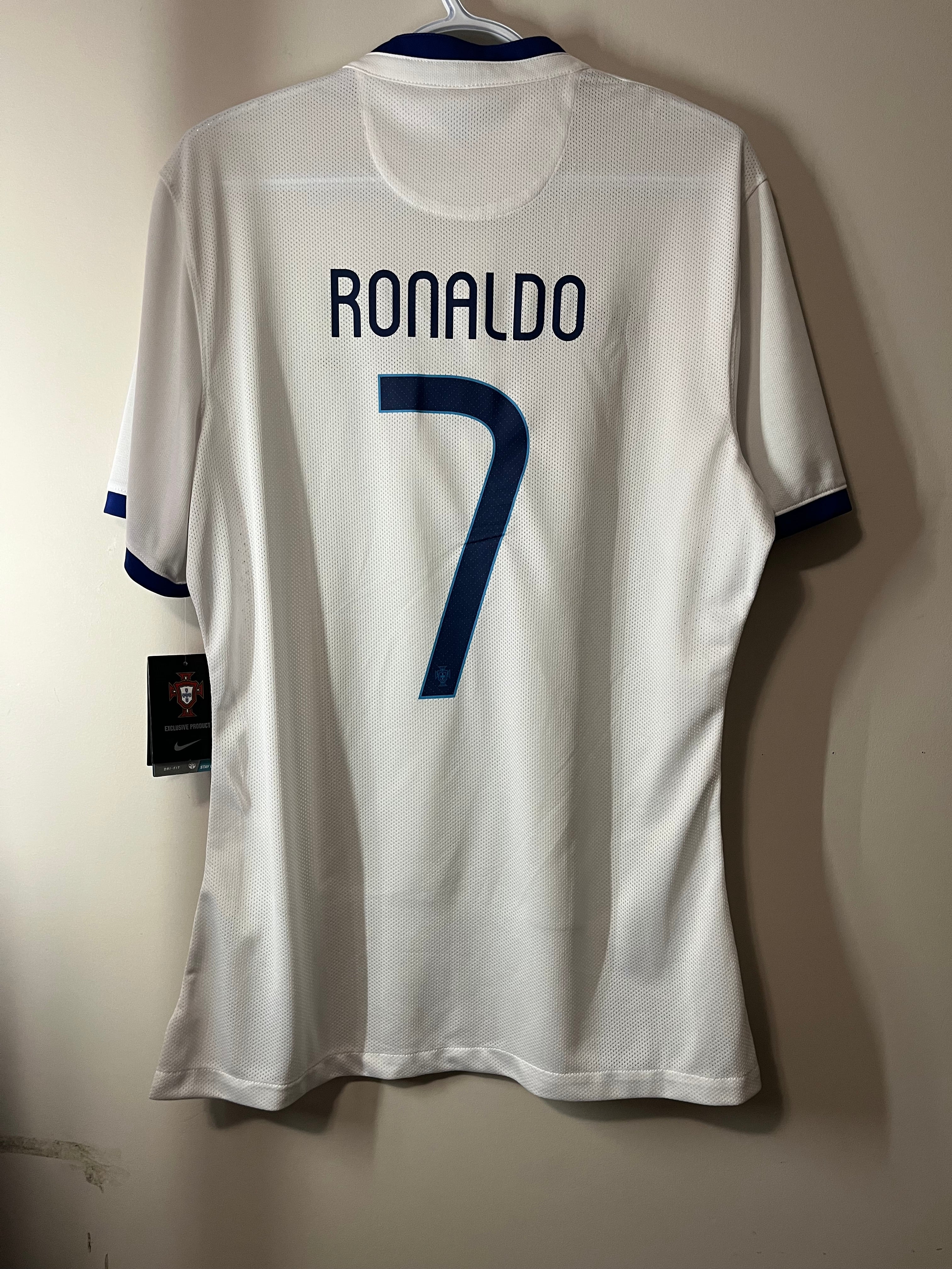 BNWT - Portugal 2014 Away Jersey Ronaldo - L