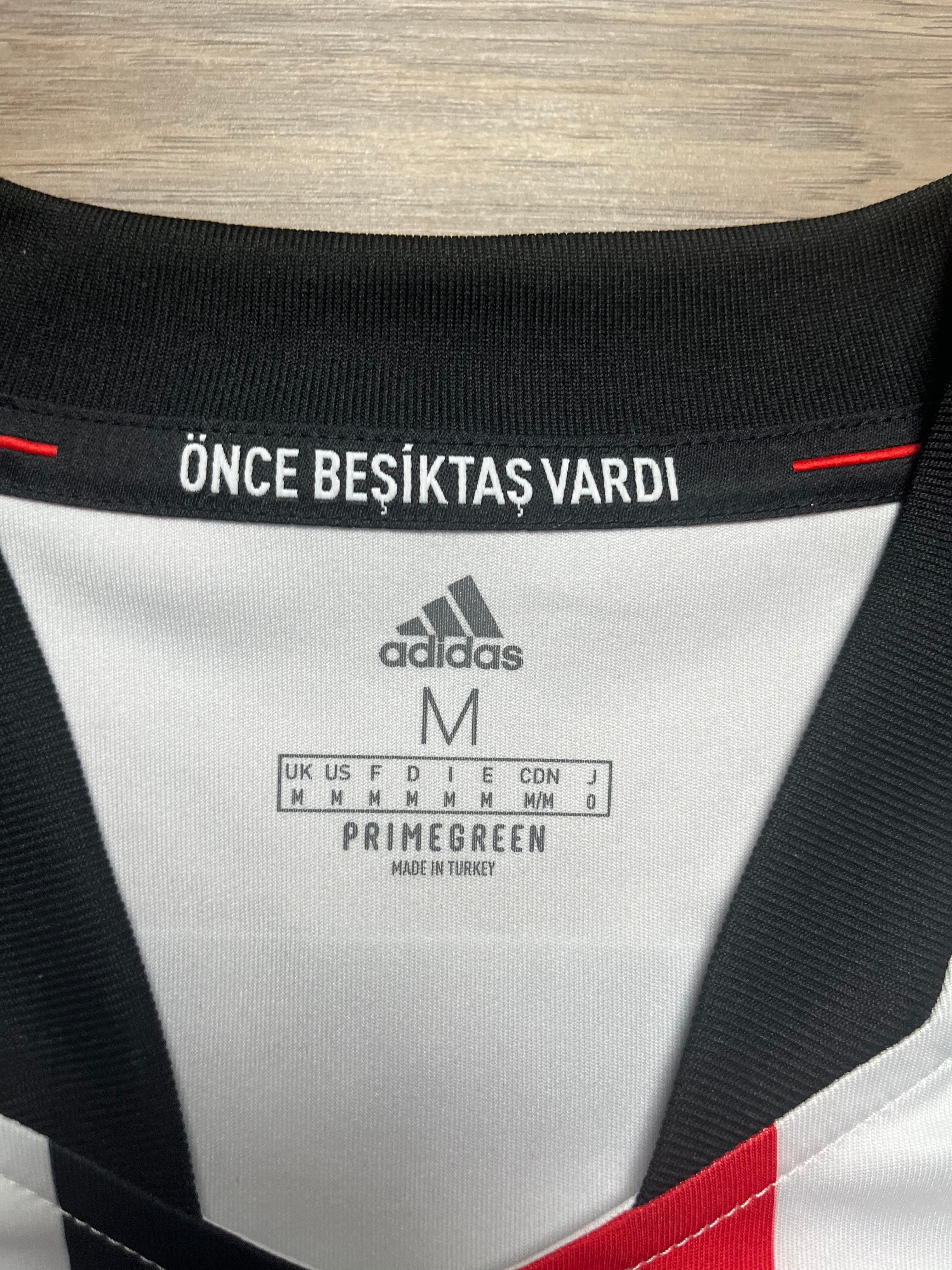 Besiktas 21/22 Home Jersey Hutchinson - M