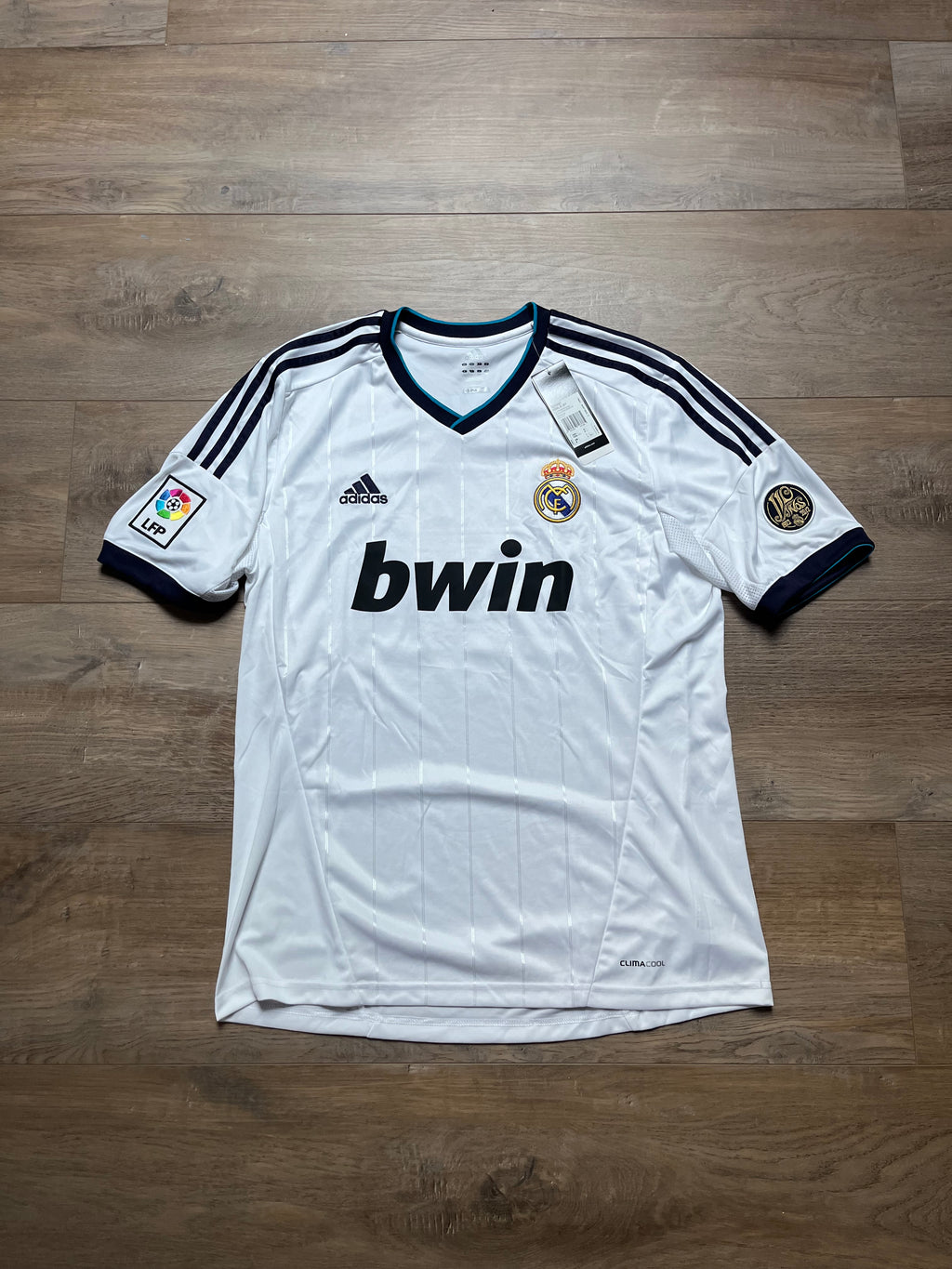 BNWT - Real Madrid 13/14 Home Özil - L