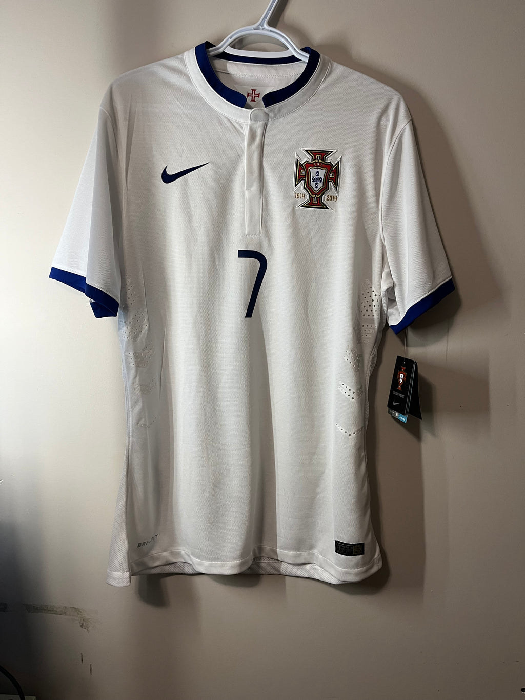 BNWT - Portugal 2014 Away Jersey Ronaldo - L