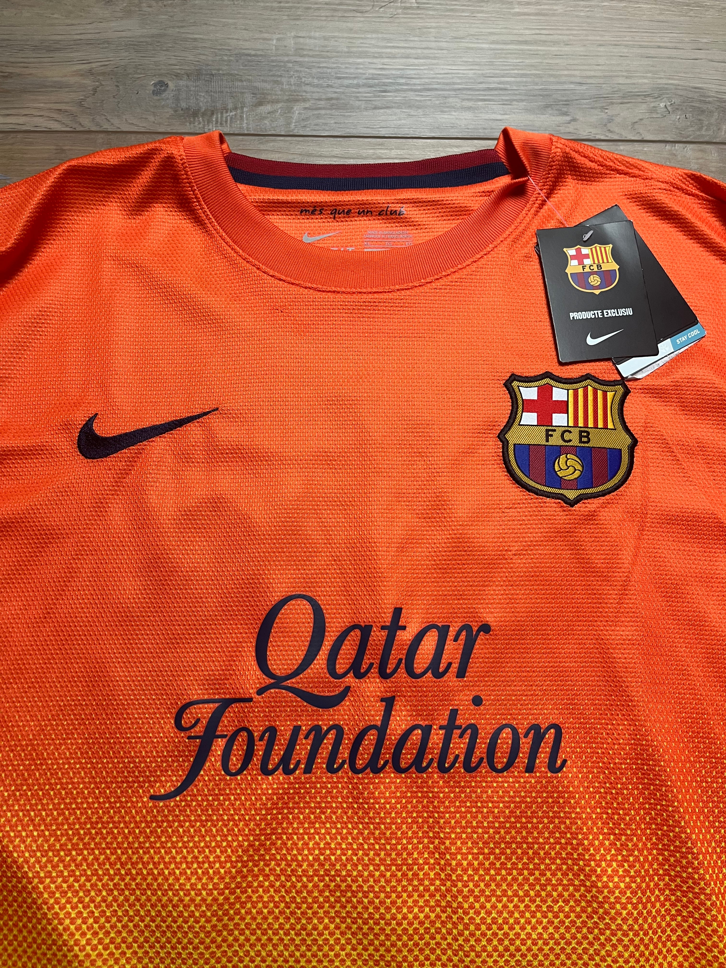 BNWT - Barcelona 12/13 Away Jersey Messi - XL